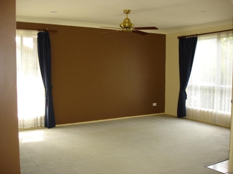 6 Guthrie Parade, Carrara QLD 4211