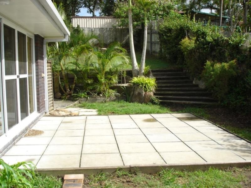 6 Guthrie Parade, Carrara QLD 4211