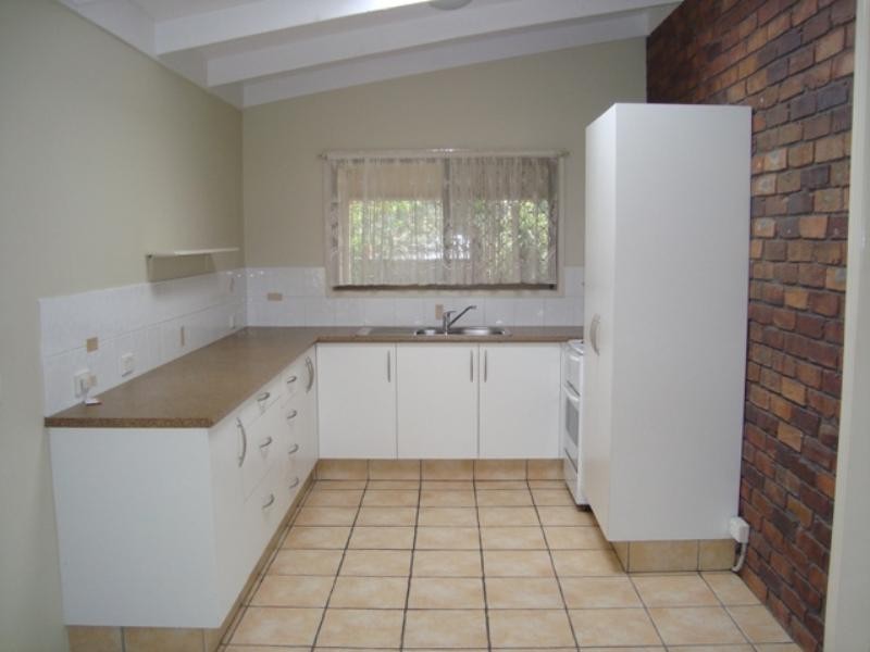 86 Albion Avenue, Miami QLD 4220