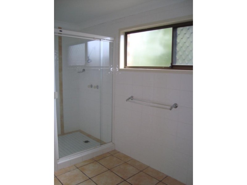 86 Albion Avenue, Miami QLD 4220