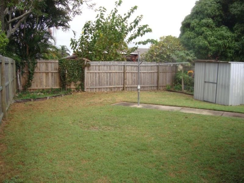 86 Albion Avenue, Miami QLD 4220