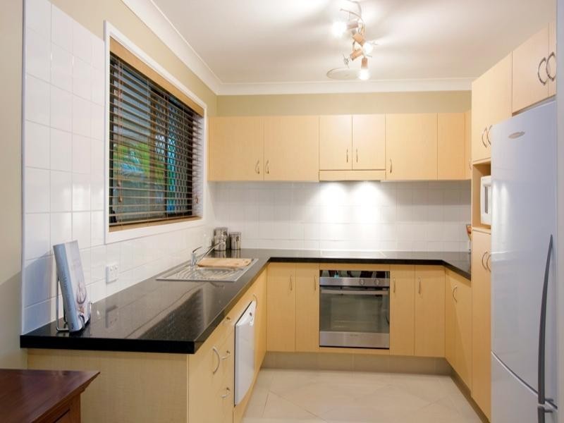 82 Rumrunner Street, Mermaid Waters QLD 4218