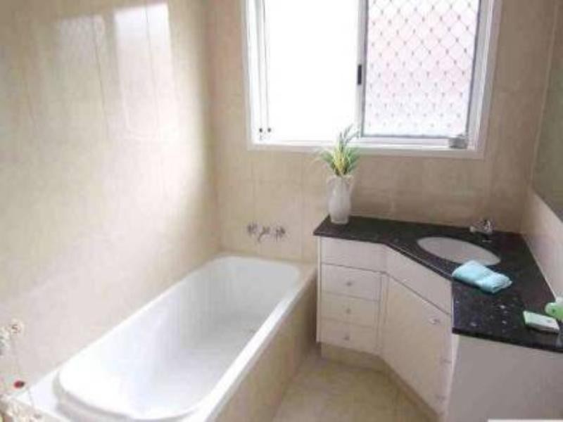 13 Wild Duck Drive, Mermaid Waters QLD 4218