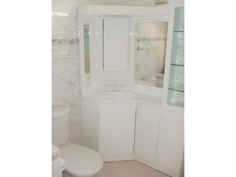 15 Awoonga Avenue, Burleigh Heads QLD 4220