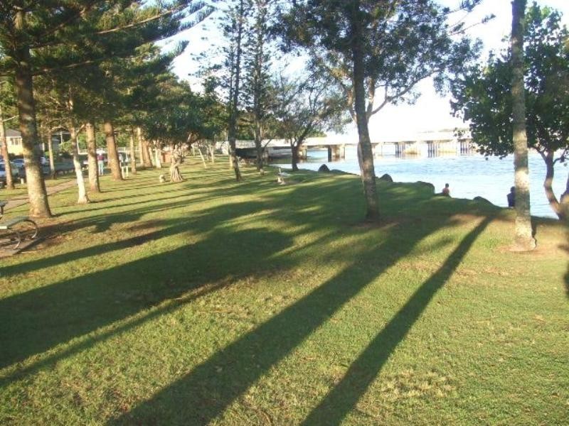 15 Awoonga Avenue, Burleigh Heads QLD 4220