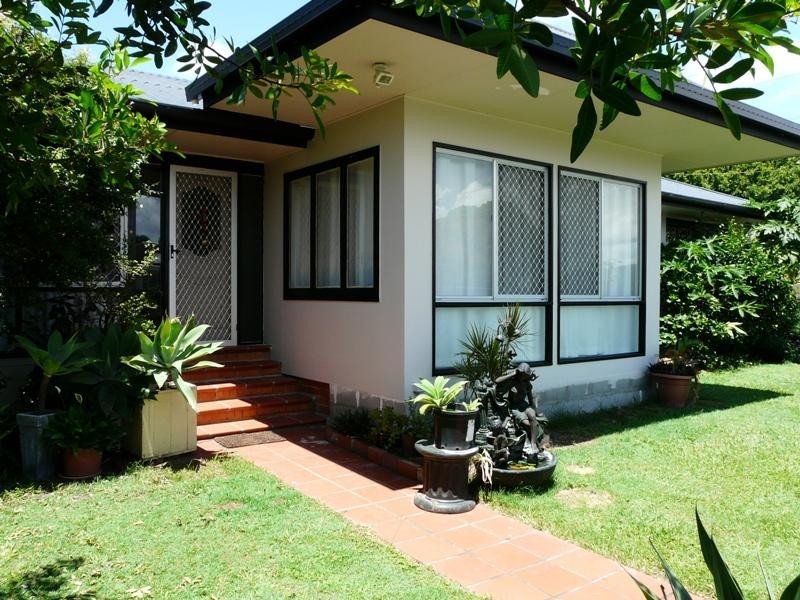 106 Central Street, Labrador QLD 4215