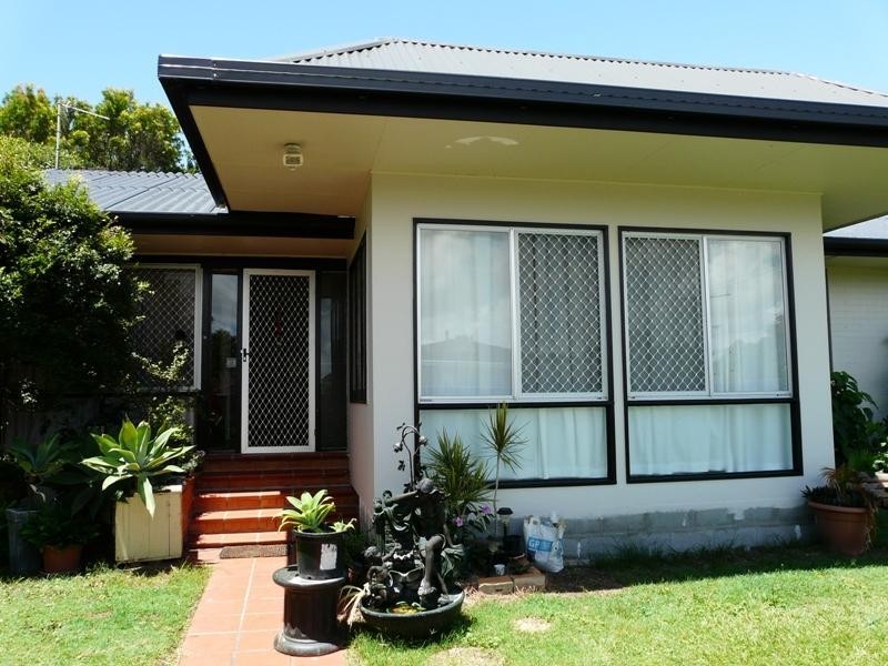 106 Central Street, Labrador QLD 4215