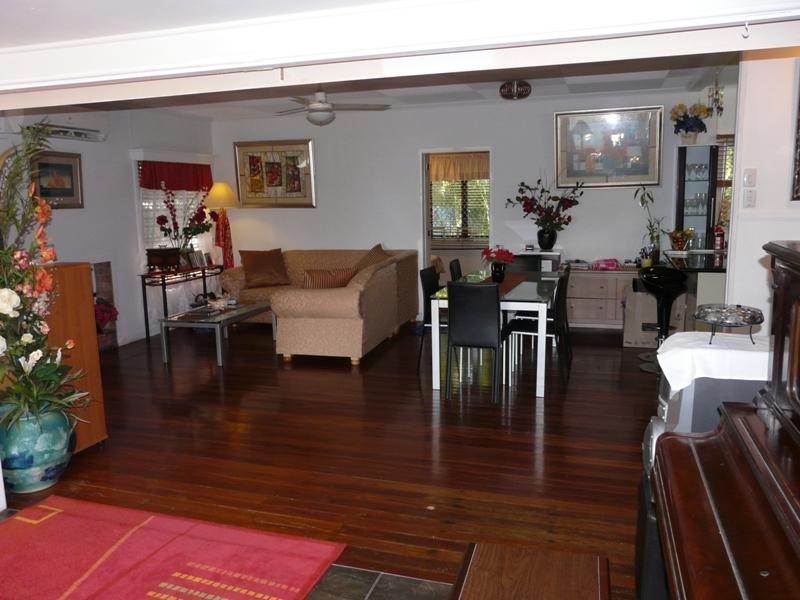 106 Central Street, Labrador QLD 4215