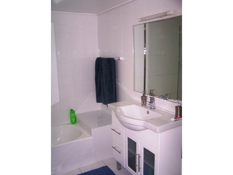 6/16 St Kilda Avenue, Broadbeach QLD 4218