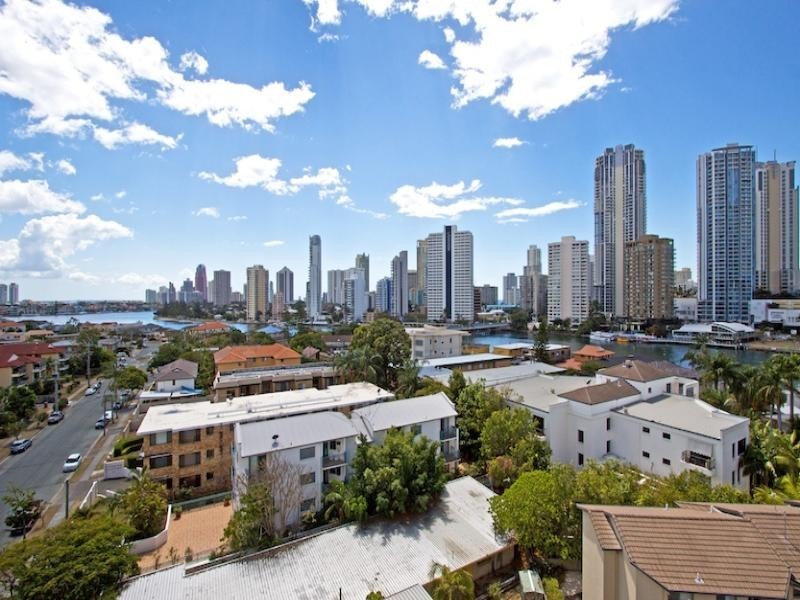 Chevron Island QLD 4217