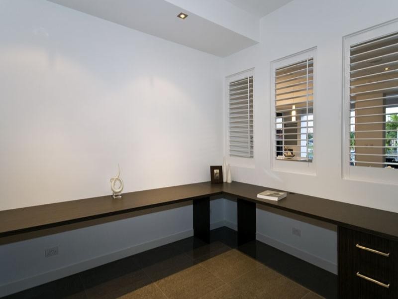 Broadbeach Waters QLD 4218