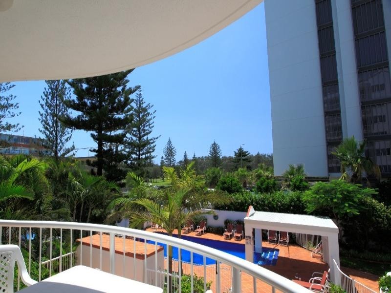 201 ‘Ritz on the Beach’ 4 Philip Avenue, Broadbeach QLD 4218