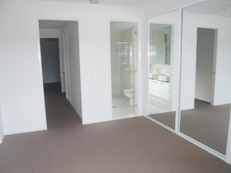 1/4 Cedar Court, Burleigh Heads QLD 4220