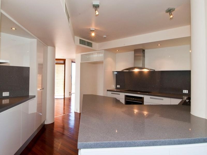 14 ‘Calais’, 17 Peak Avenue, Main Beach QLD 4217