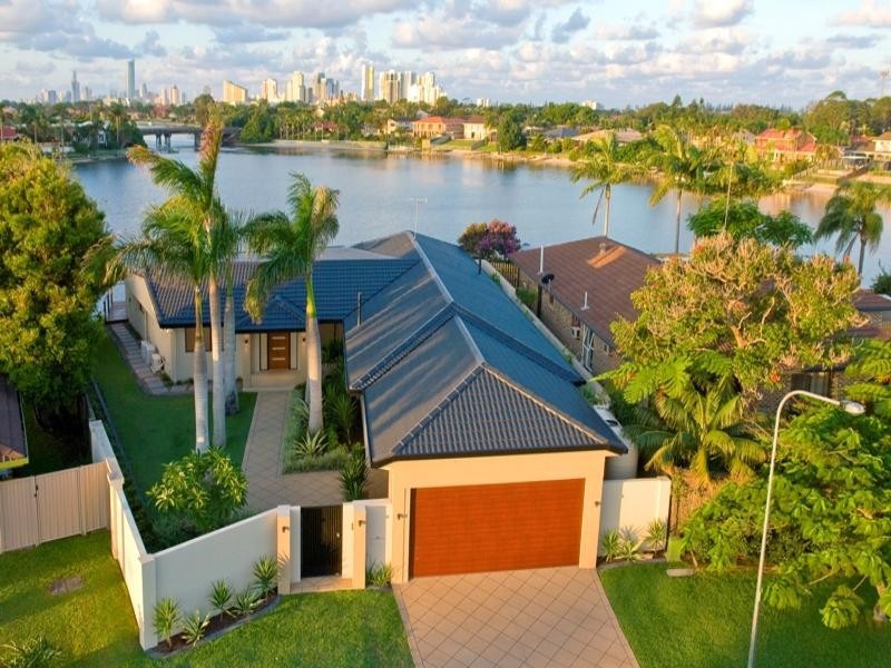 52 Rumrunner Street, Mermaid Waters QLD 4218