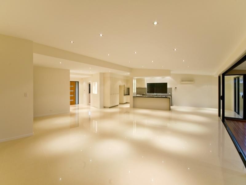 52 Rumrunner Street, Mermaid Waters QLD 4218