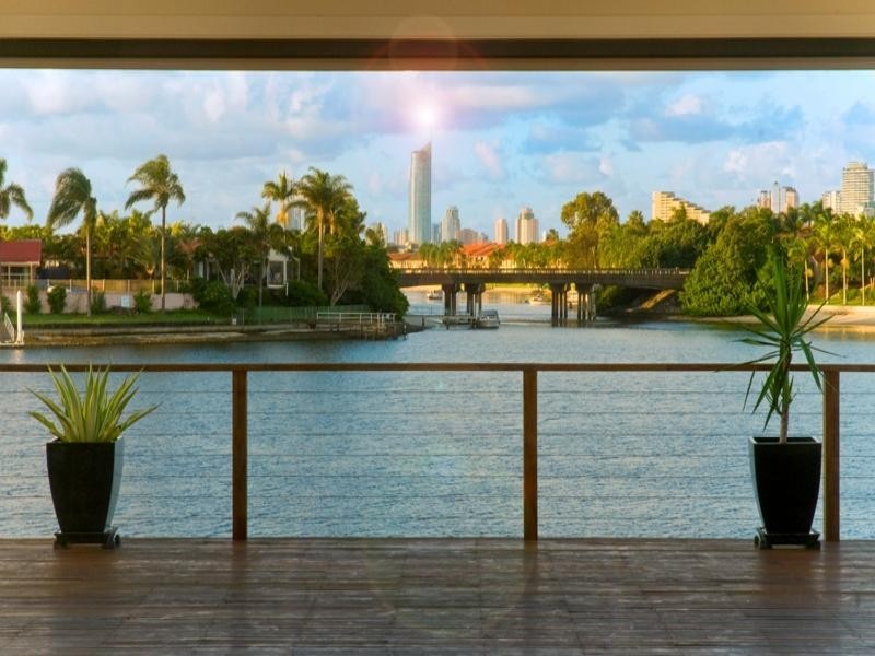 52 Rumrunner Street, Mermaid Waters QLD 4218