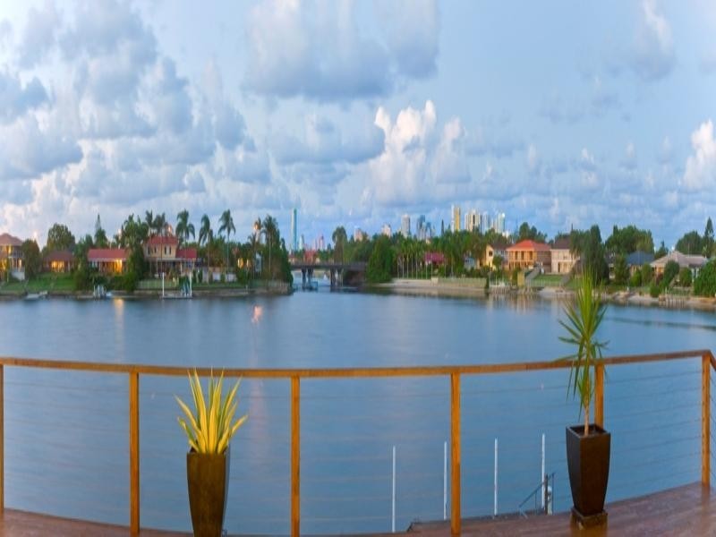 52 Rumrunner Street, Mermaid Waters QLD 4218