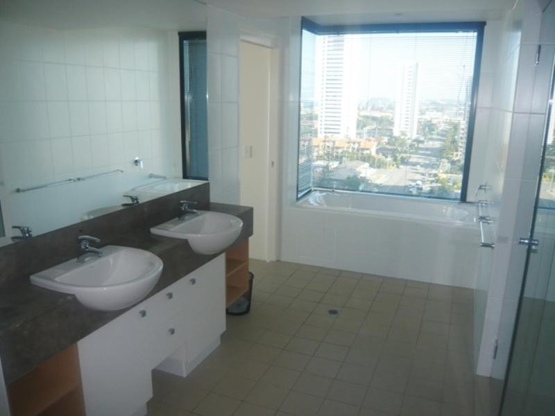 Apt 1106 Gold Coast Highway, Broadbeach QLD 4218