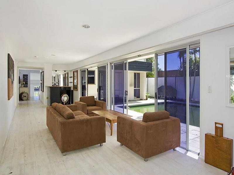 175 Monaco Street, Broadbeach Waters QLD 4218