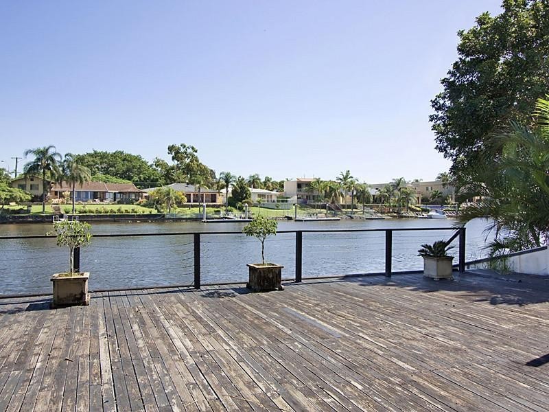 175 Monaco Street, Broadbeach Waters QLD 4218