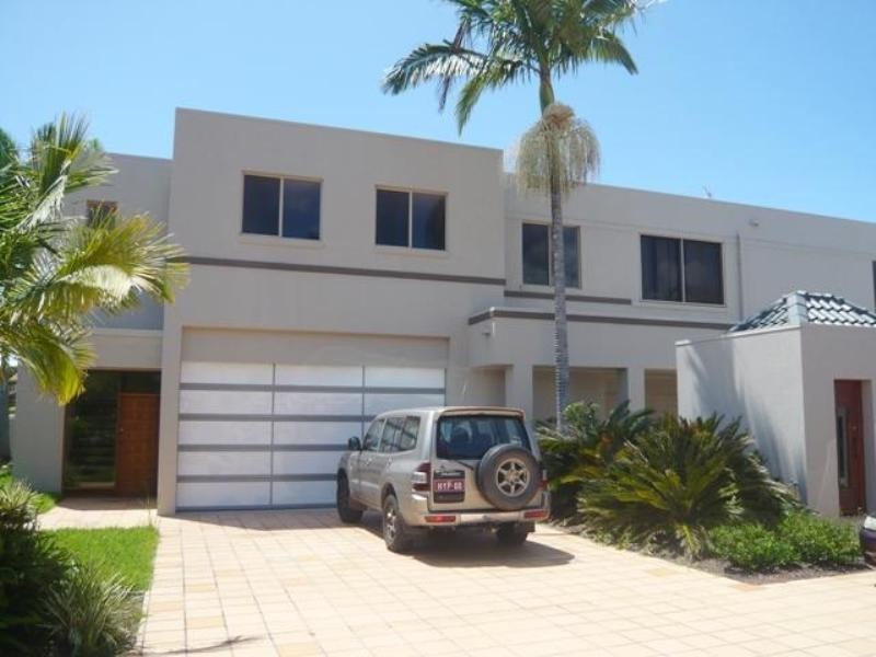 12 Meadowview Drive, Carrara QLD 4211