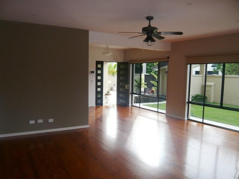 22 Sunrise Boulevard, Surfers Paradise QLD 4217