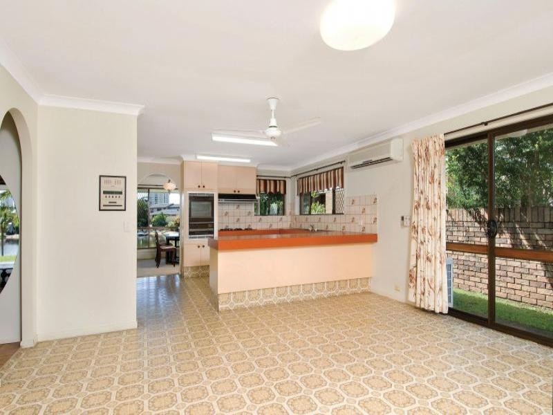 Broadbeach Waters QLD 4218