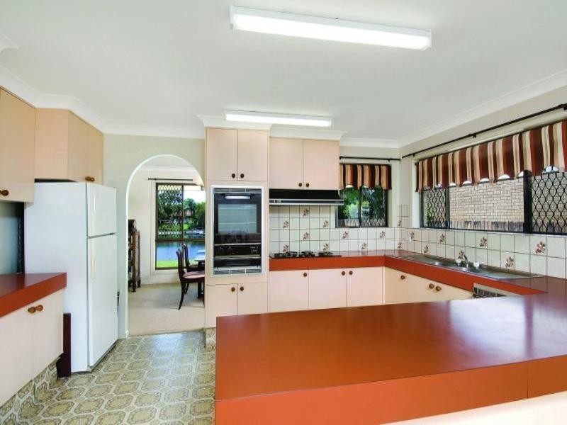 Broadbeach Waters QLD 4218