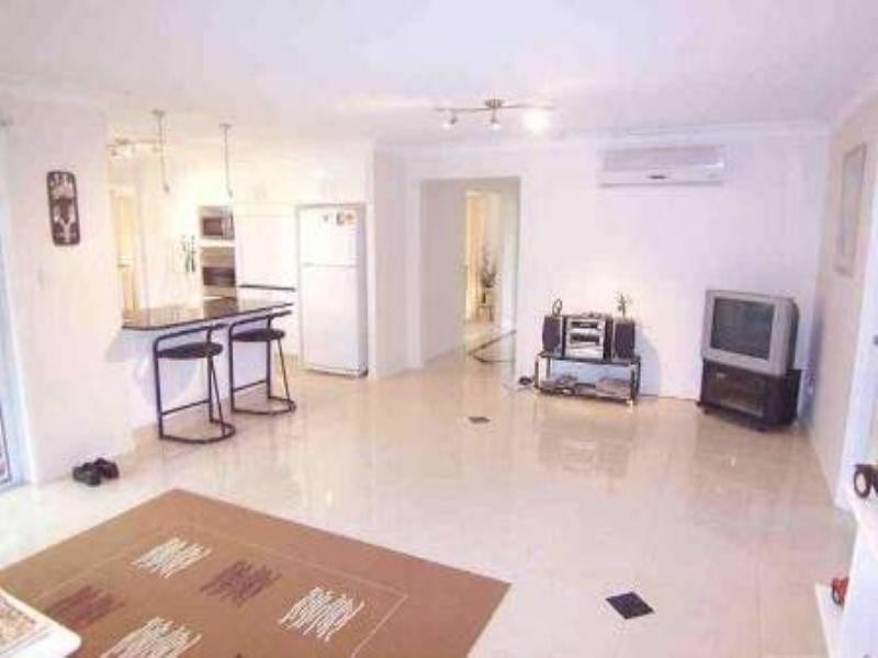 13 Wild Duck Drive, Mermaid Waters QLD 4218