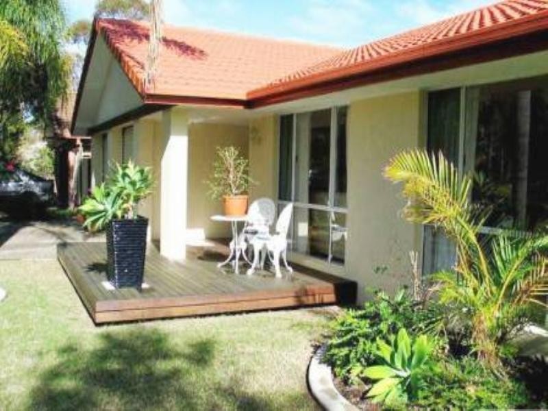 13 Wild Duck Drive, Mermaid Waters QLD 4218