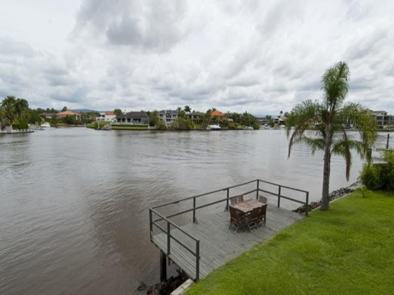 315-317 Monaco Street, Broadbeach Waters QLD 4218