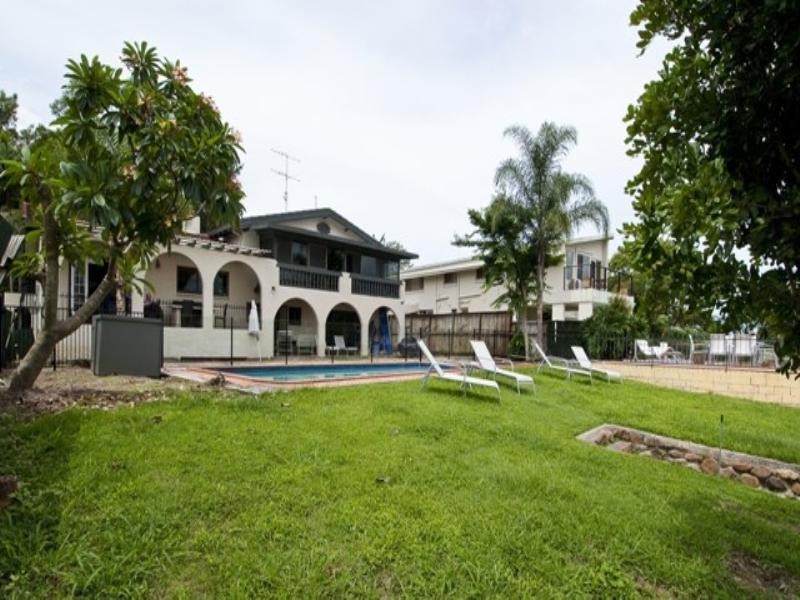 315-317 Monaco Street, Broadbeach Waters QLD 4218