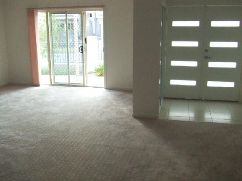 2/35 Meridien Avenue, Varsity Lakes QLD 4227