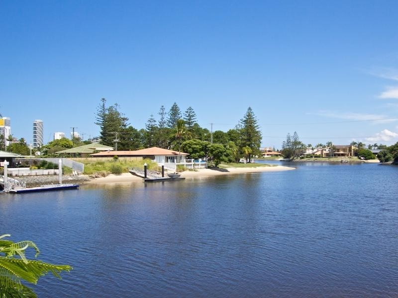 Broadbeach Waters QLD 4218