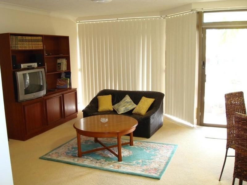 9/24 Second Avenue, Broadbeach QLD 4218