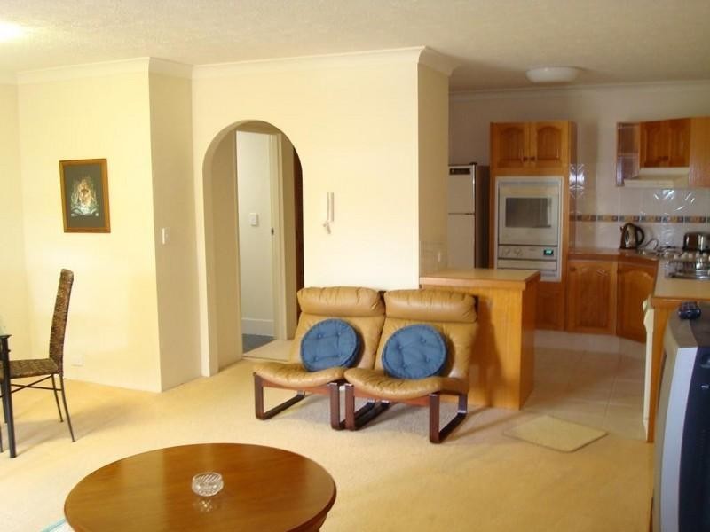 9/24 Second Avenue, Broadbeach QLD 4218