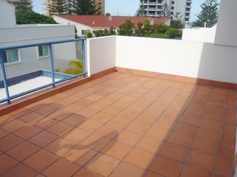 14/193 Surf Parade, Broadbeach QLD 4218