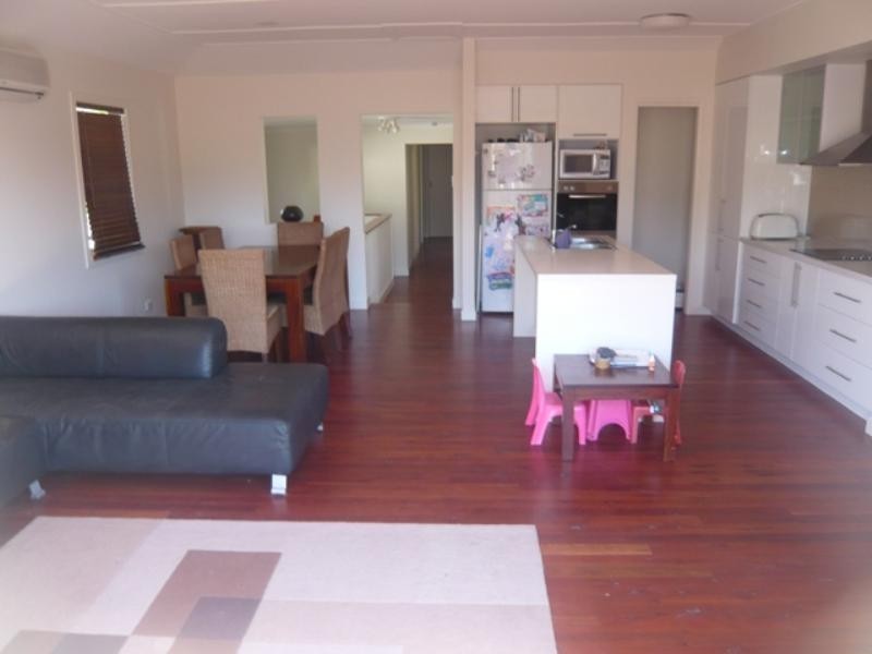 26 Sunbrite Avenue, Mermaid Beach QLD 4218