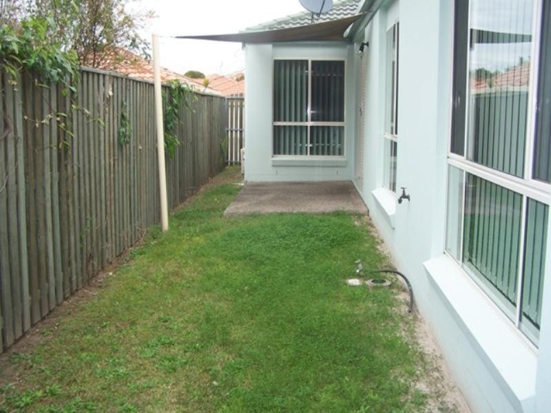 22 Madasin Close, Arundel QLD 4214