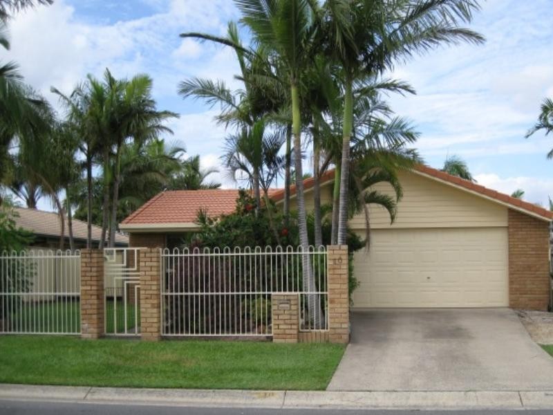 10 Cumberland Drive, Varsity Lakes QLD 4227