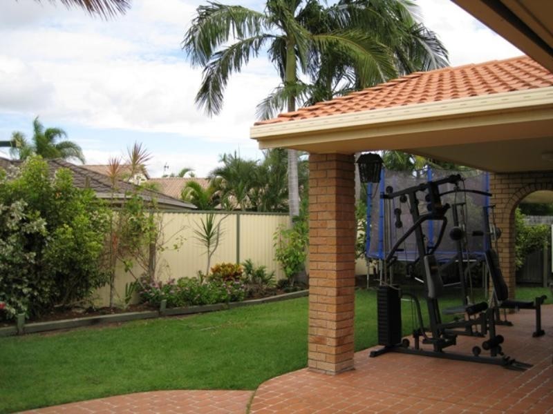 10 Cumberland Drive, Varsity Lakes QLD 4227