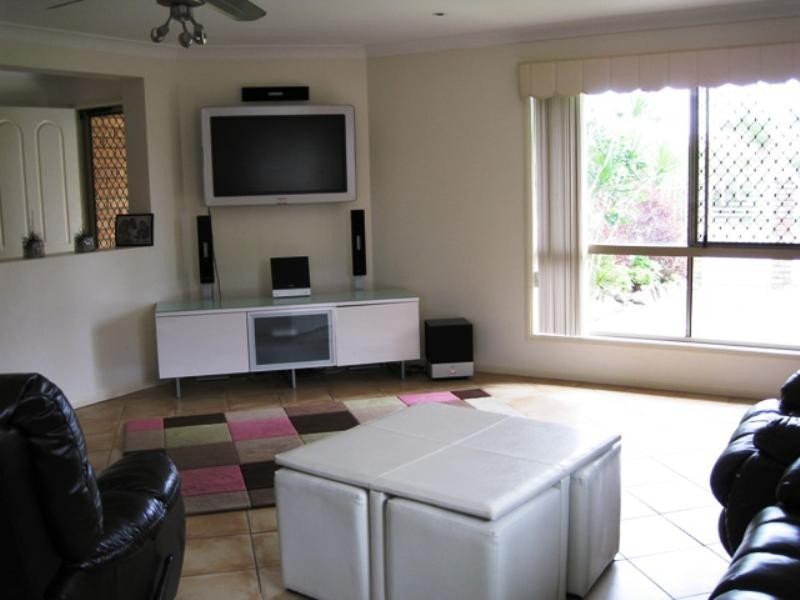 10 Cumberland Drive, Varsity Lakes QLD 4227