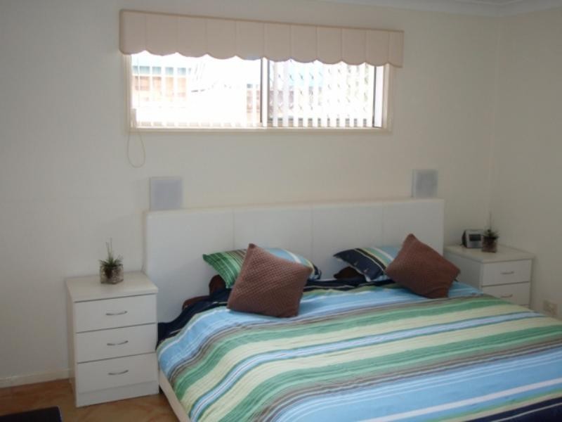 10 Cumberland Drive, Varsity Lakes QLD 4227