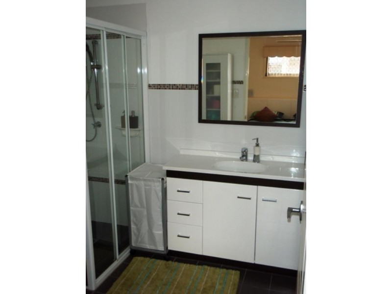 10 Cumberland Drive, Varsity Lakes QLD 4227