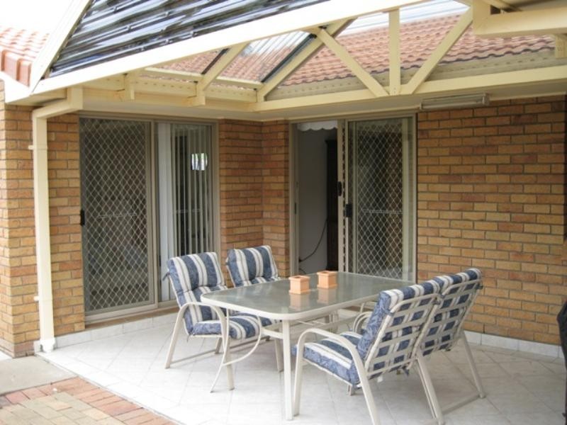 10 Cumberland Drive, Varsity Lakes QLD 4227