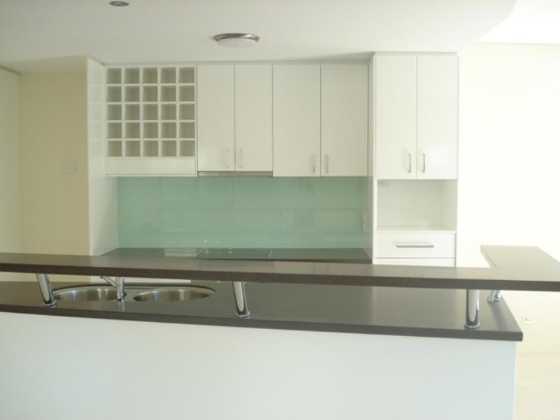 2/29 Bauer Street, Southport QLD 4215