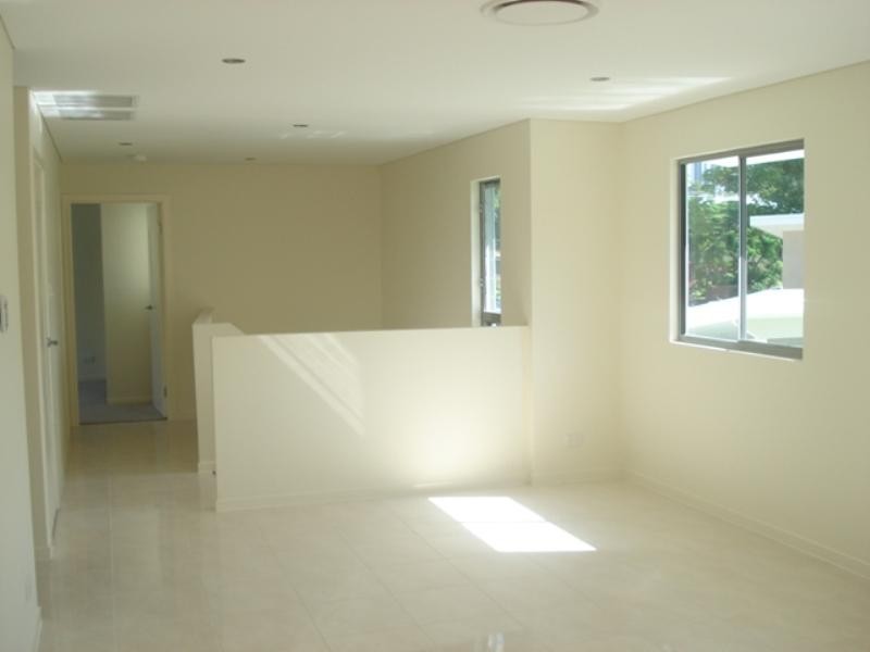 2/29 Bauer Street, Southport QLD 4215