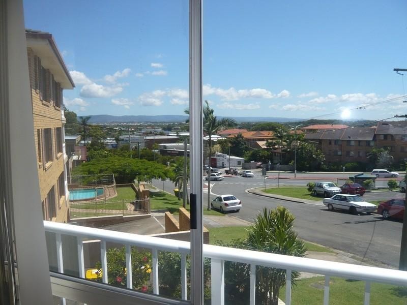 1/2 Stanley Street, Burleigh Heads QLD 4220