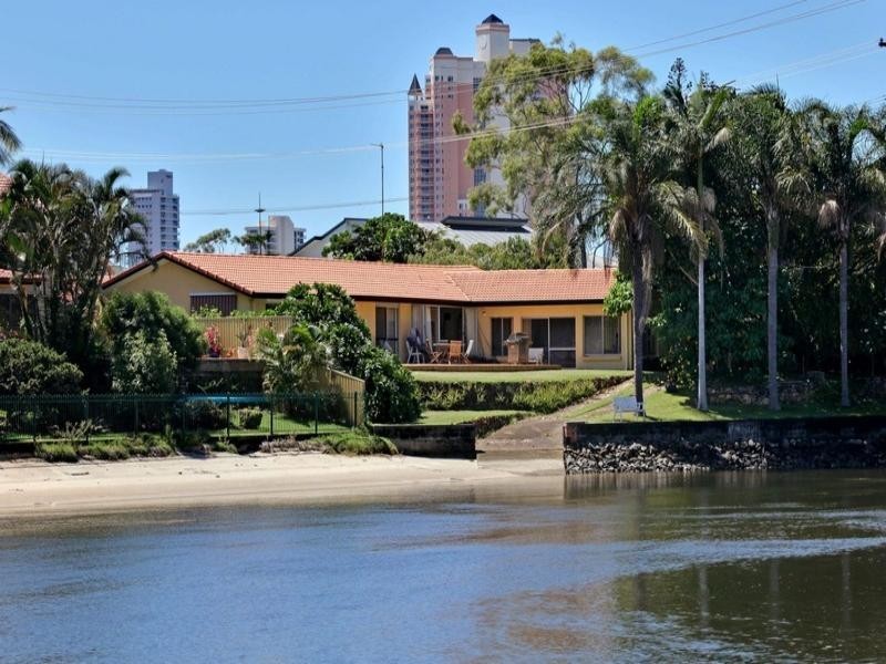 Broadbeach Waters QLD 4218